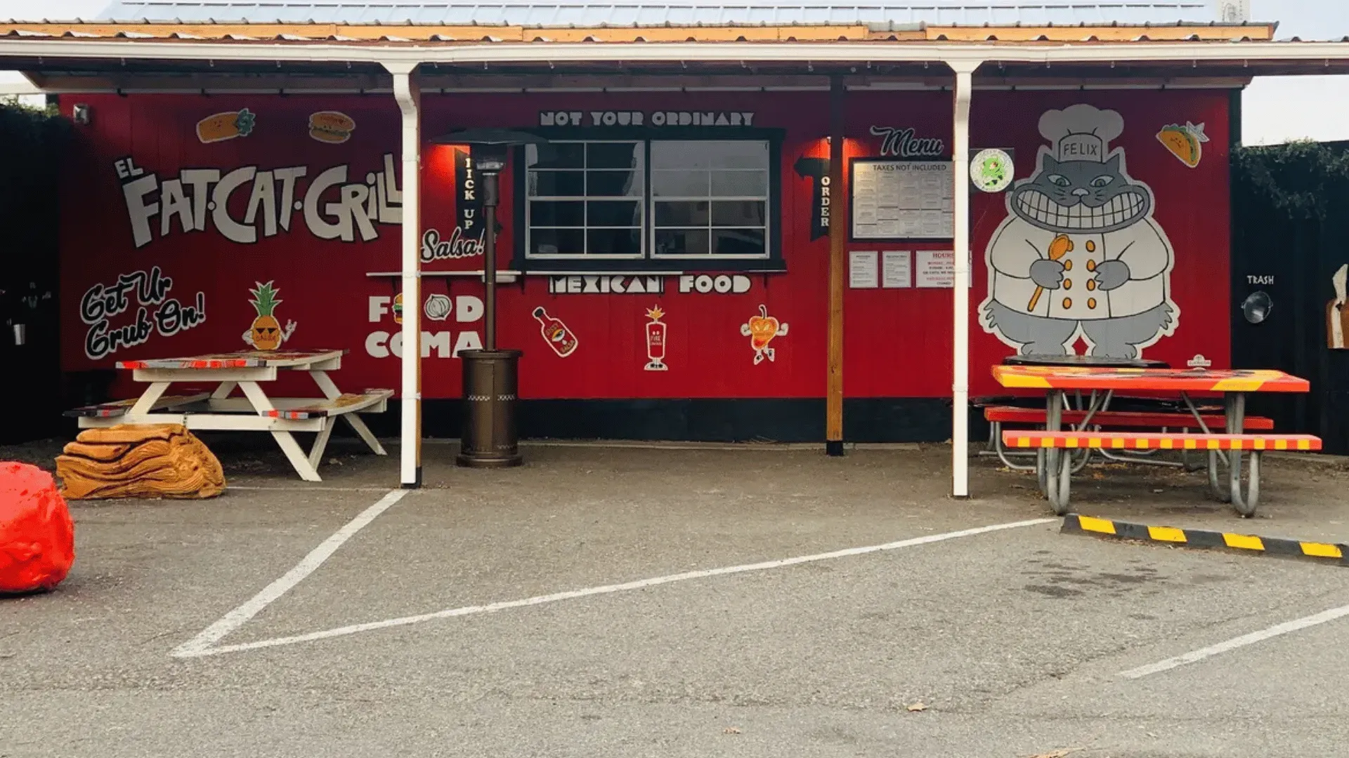 The El Fat Cat Grill walk-up window on N Edison Street in Kennewick